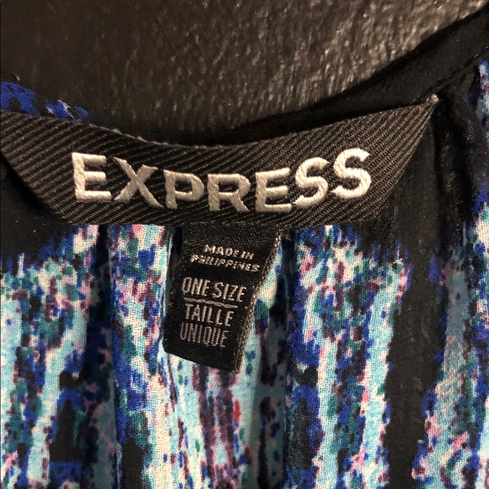 Express Black Kimono with Blue and Pink Geometric Print - Picture 2 of 3